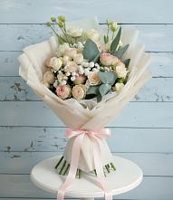 Букет цветов из:  Розы и Лизиантусы #REPLACE_PRED# Судже