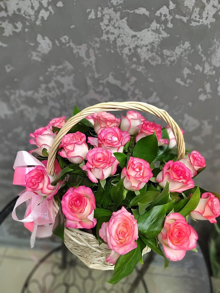 Цветочная композиция из Розы в корзине в Судже