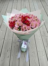 Букет цветов из:  Альстромерии в Судже