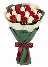 Букет Микс из красных и белых роз в Судже