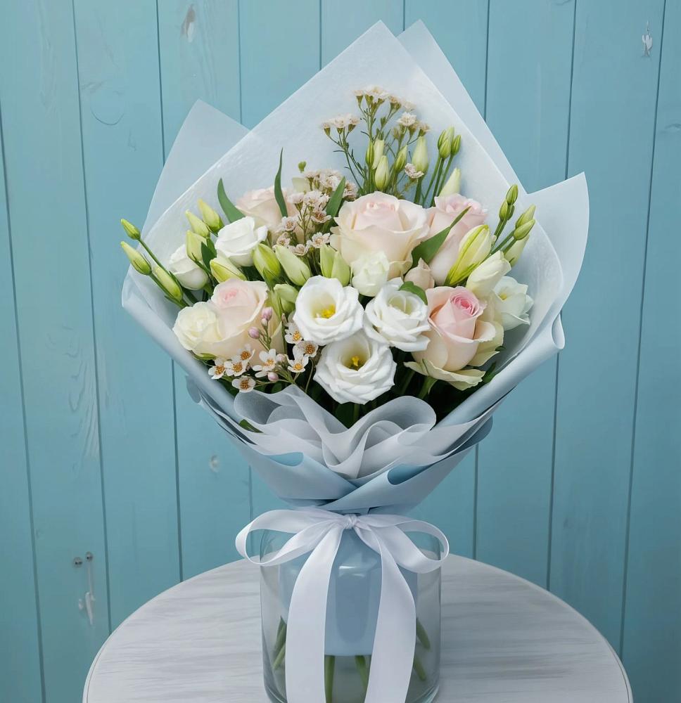 Букет цветов из: Розы и Лизиантусы в Судже