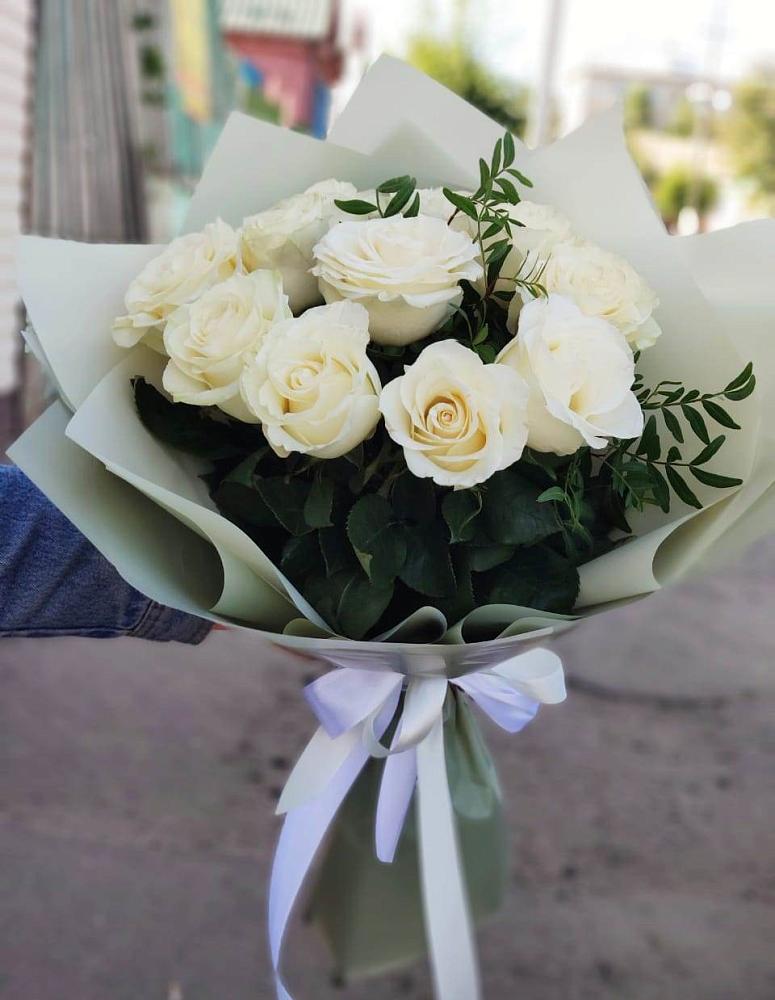 Букет Белые розы Проуд в Судже