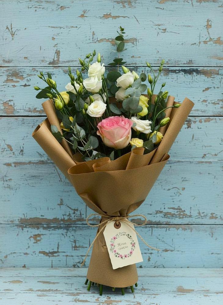 Букет цветов из: Розы и Лизиантусы в Судже