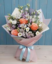Букет цветов из:  Лизиантусы, Розы, Альстромерии и Гипсофила в Судже