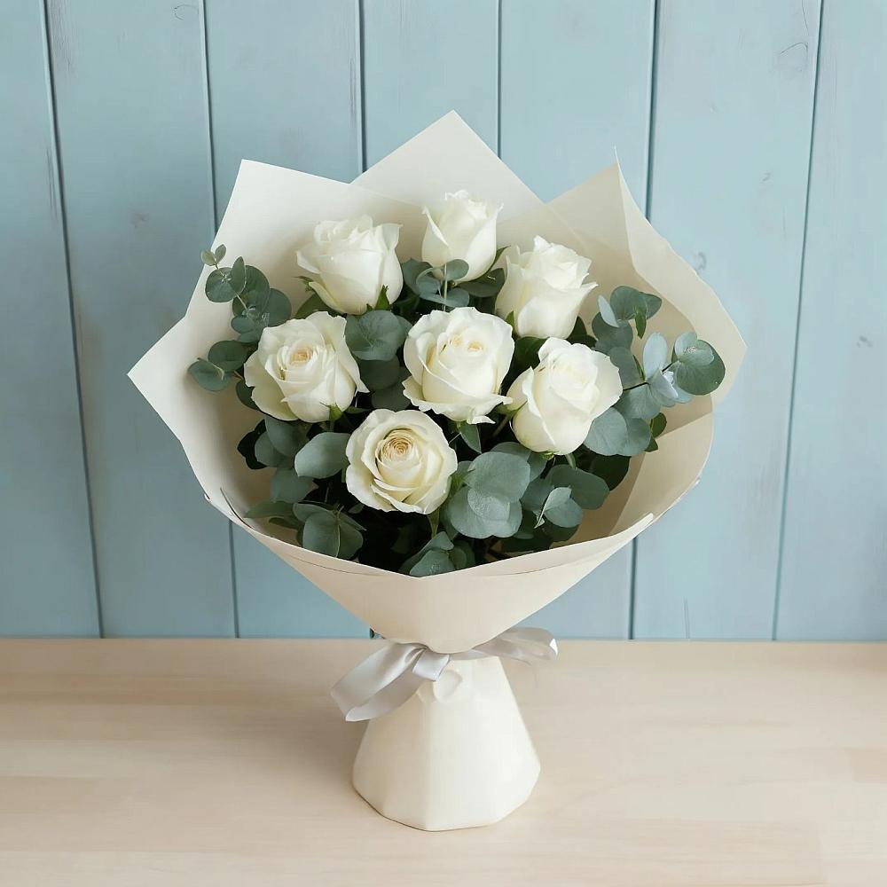 Букет Белые розы в Эвкалипте в Судже