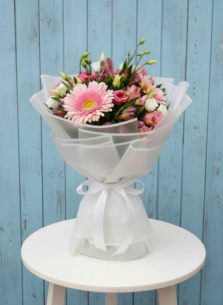 Букет цветов из: Герберы, Альстромерии и Лизиантусы в Судже