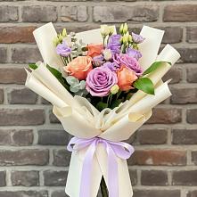 Букет цветов из:  Лизиантусы и Розы в Судже