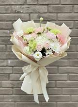 Букет цветов из:  Гвоздики, Розы, Лизиантусы и Хризантемы #REPLACE_PRED# Судже