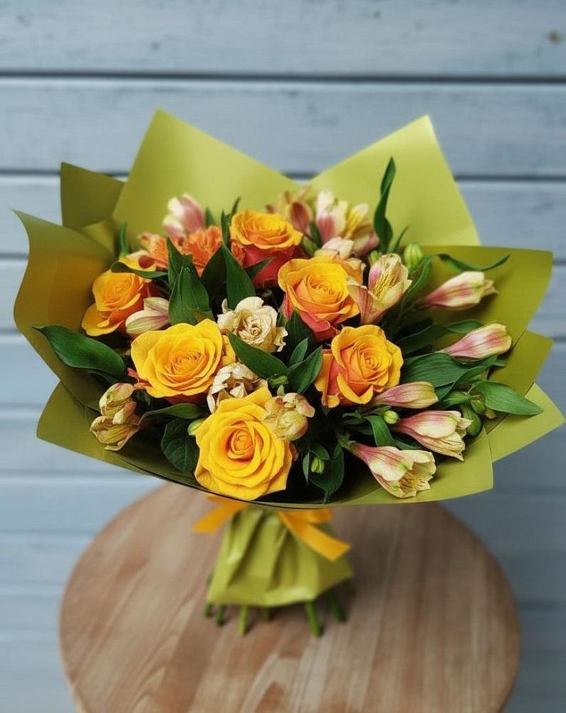Букет цветов из: Альстромерии и Розы в Судже